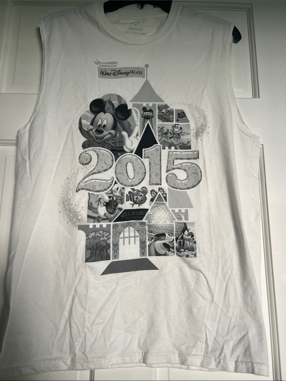 Disney World Women’s White Oversized Muscle Tank M
